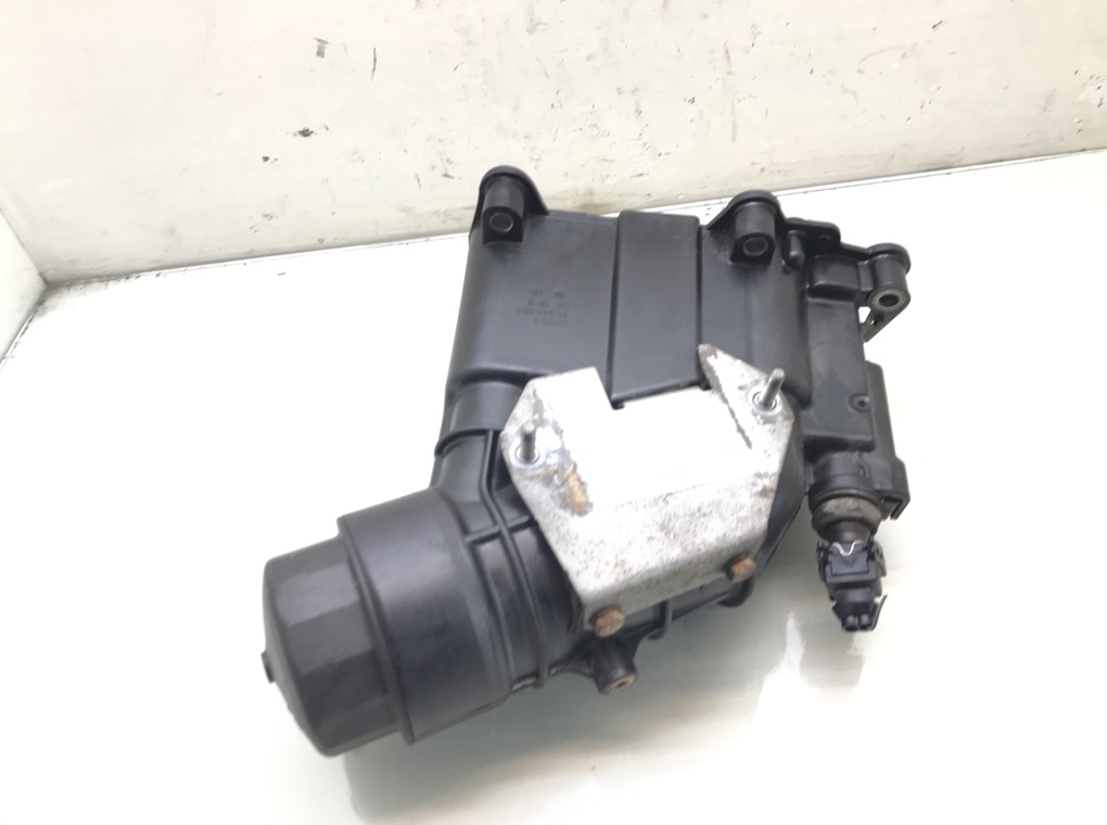 Корпус масляного фильтра бу для BMW 1 E87/E81/E82/E88 2.0 TD,  2010 г.