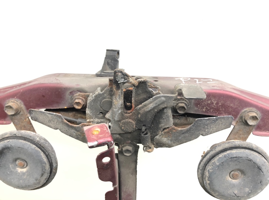 Планка под капот бу для Toyota Avensis  2.0 D-4D,  2005 г.