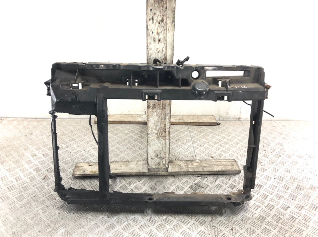 Панель передняя (телевизор) бу для Peugeot 207 1.6 HDi, 2006 г.