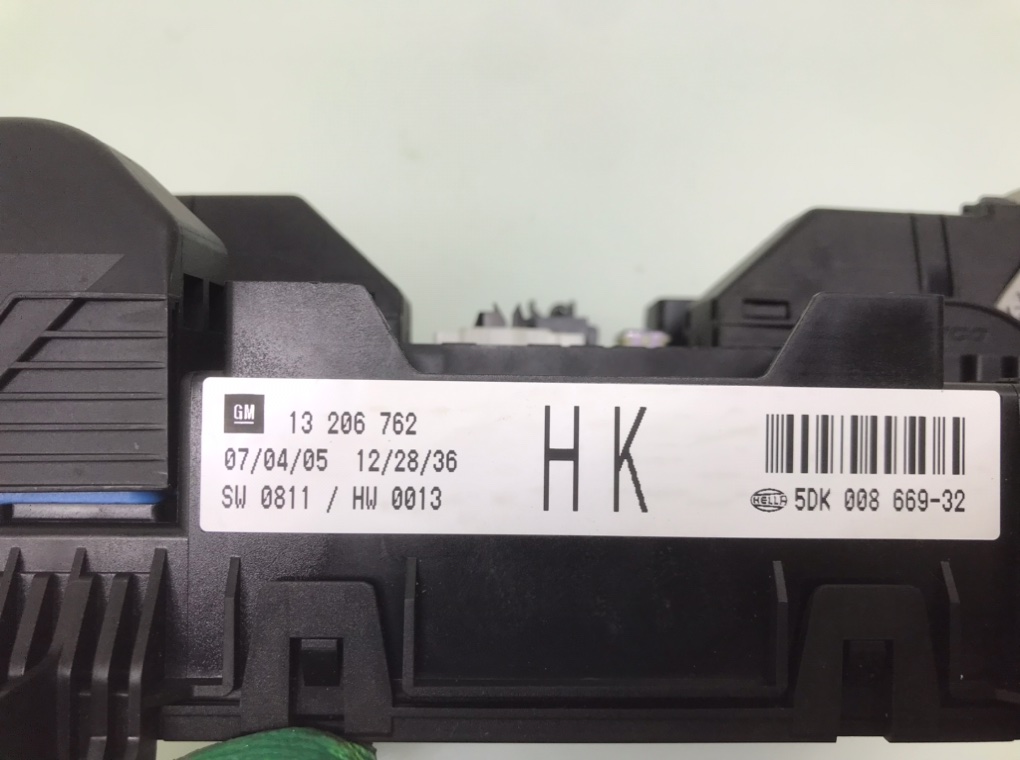 Блок предохранителей бу для Opel Astra H 1.8 i,  2005 г.