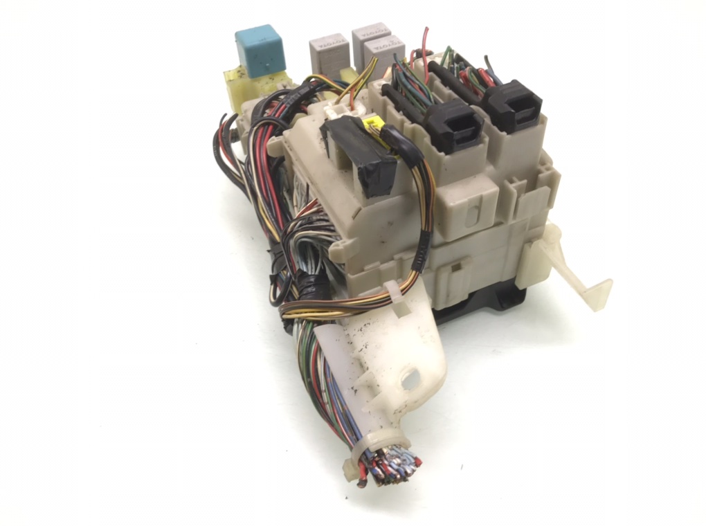 Блок предохранителей бу для Toyota Corolla  2.0 D-4D,  2005 г.