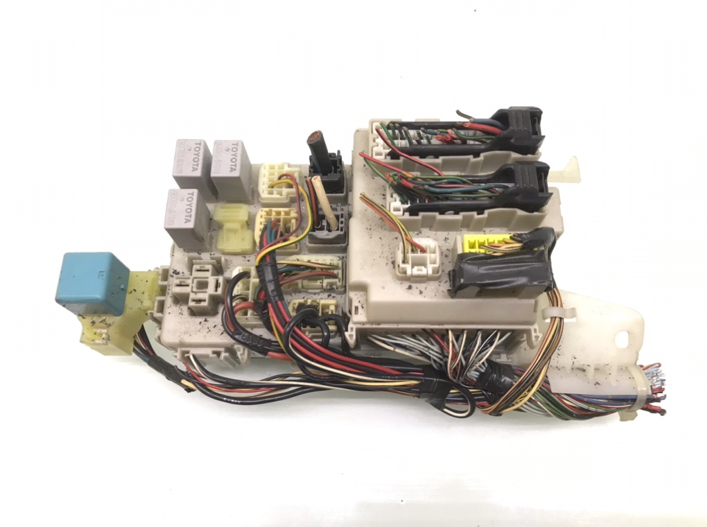 Блок предохранителей бу для Toyota Corolla  2.0 D-4D,  2005 г.