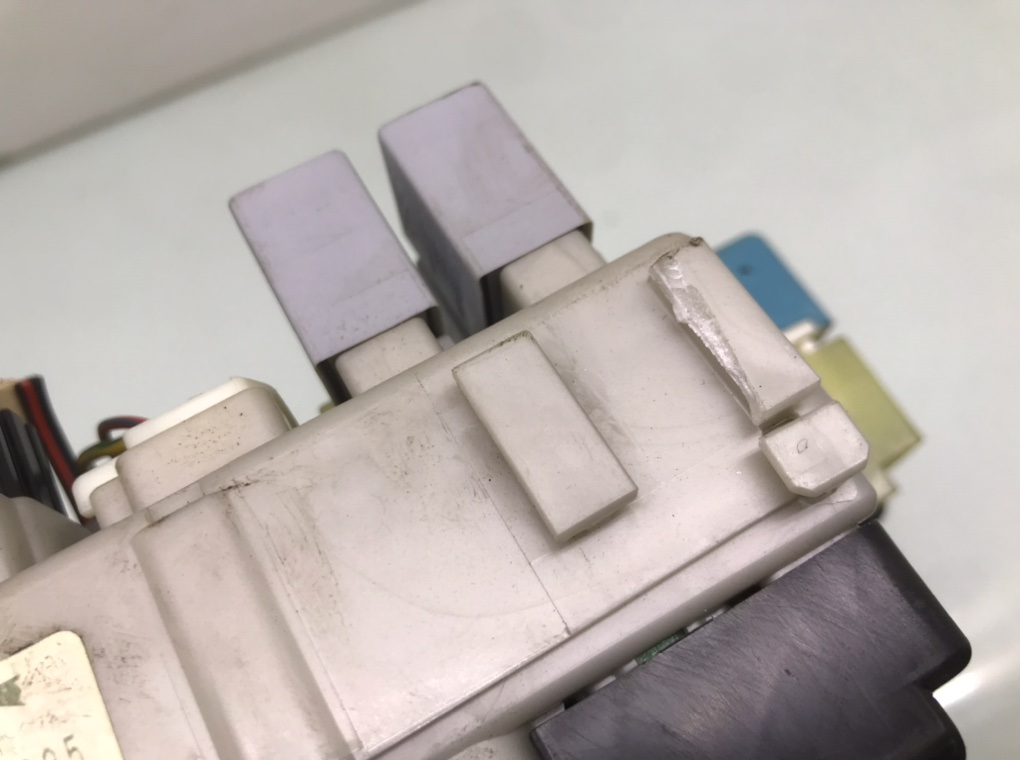 Блок предохранителей бу для Toyota Corolla  2.0 D-4D,  2005 г.