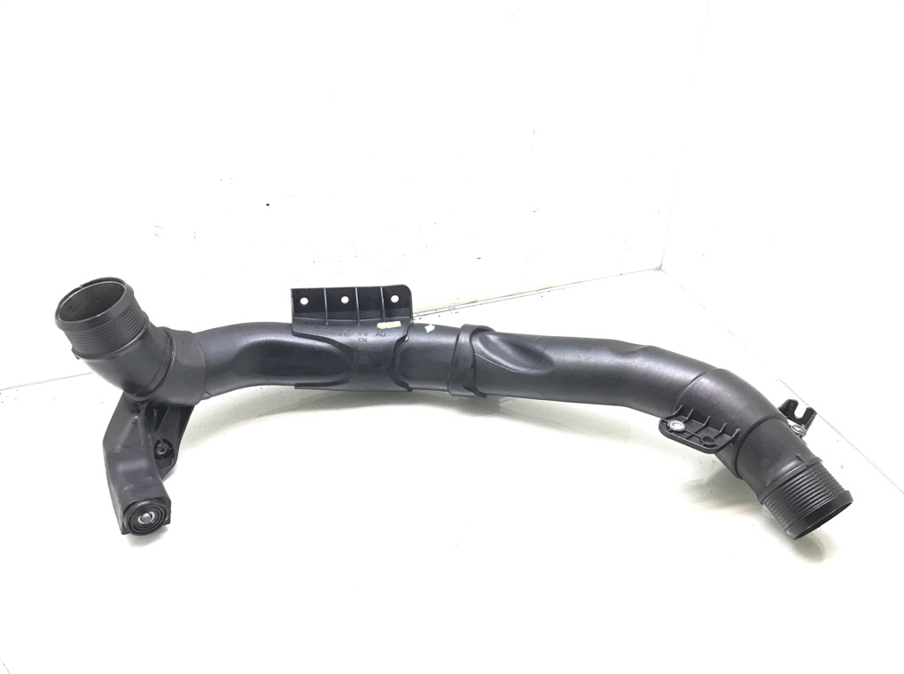 Патрубок интеркулера бу для Volkswagen Passat B6 2.0 TDi, 2008 г.