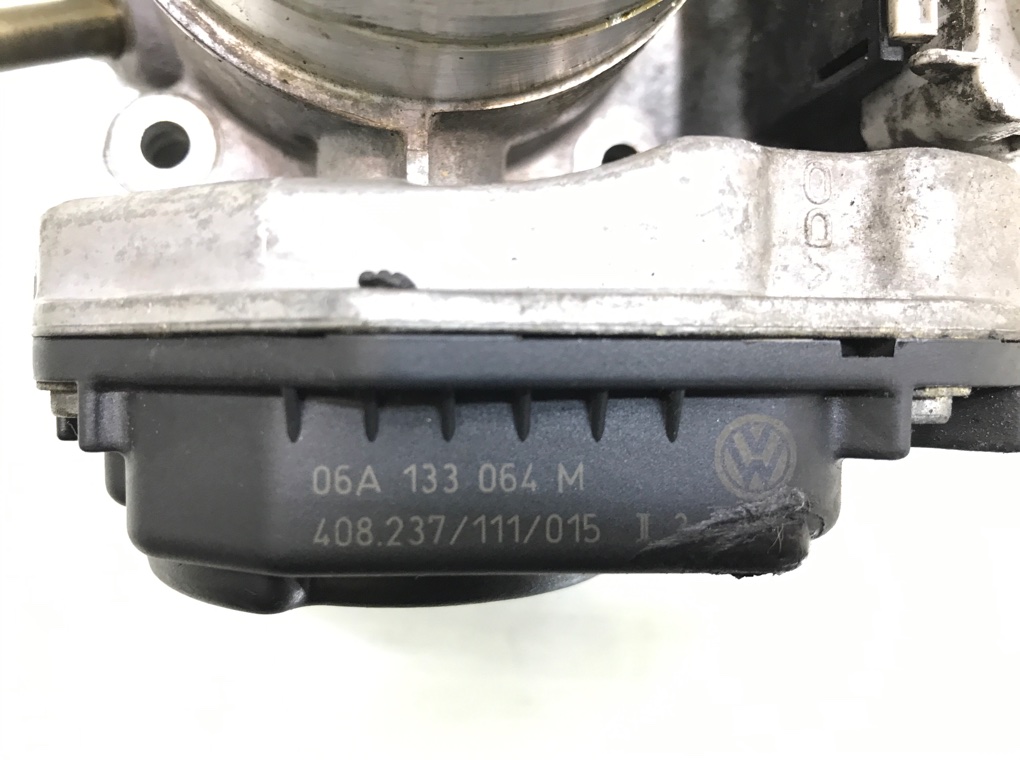 Заслонка дроссельная бу для Skoda Octavia  1.8 i,  1998 г.