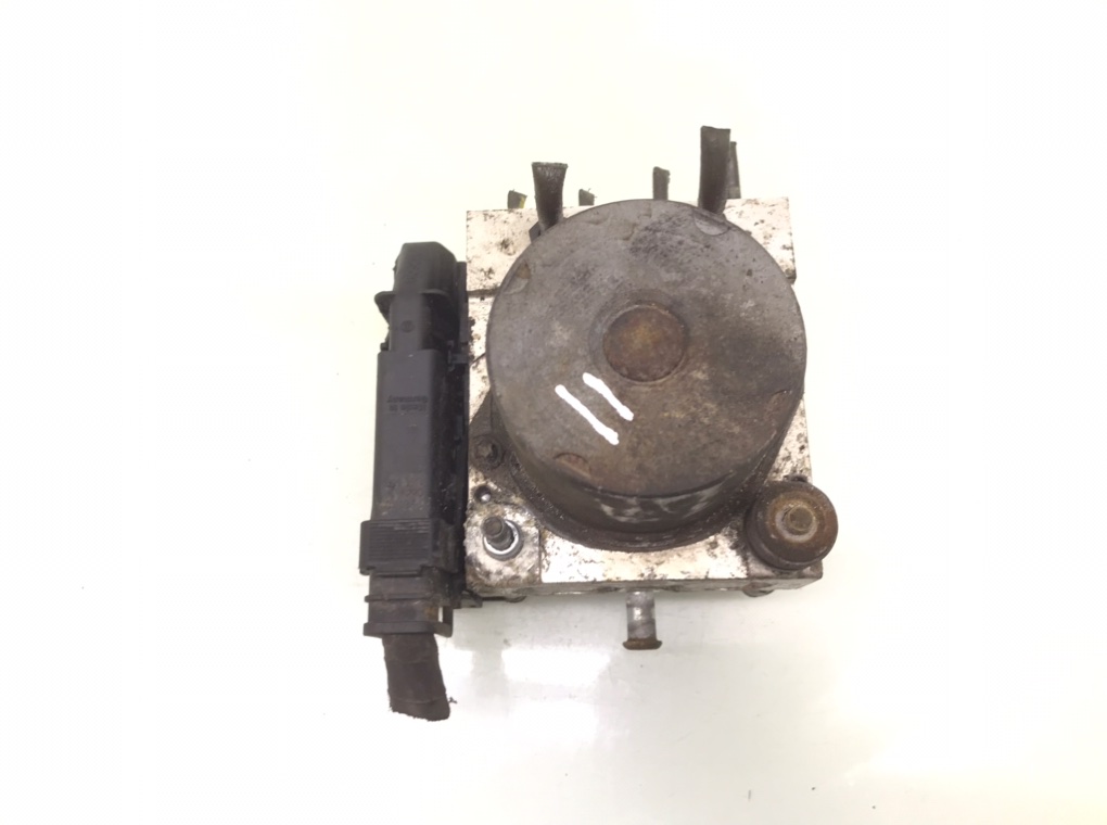 Блок ABS бу для Hyundai i30  1.6 CRDi,  2007 г.