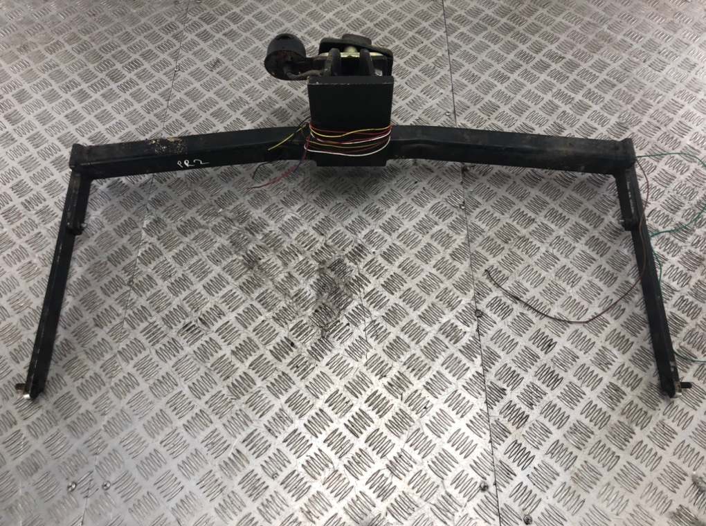 Прицепное устройство (фаркоп) бу для Ford Fiesta  1.3 i,  2002 г.