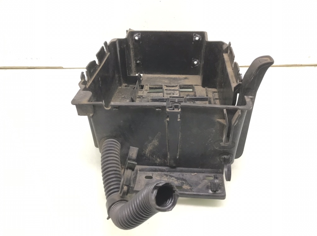 Полка аккумулятора бу для Citroen C3 1 1.6 i, 2005 г. Полка аккумулятора бу для Citroen C3 1.6 i, 2005 г.