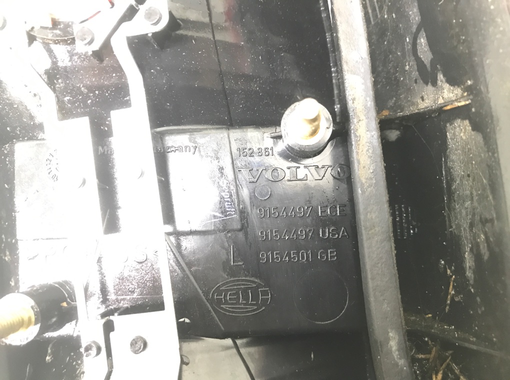 Фонарь задний левый бу для Volvo V70  2.4 i,  2004 г.