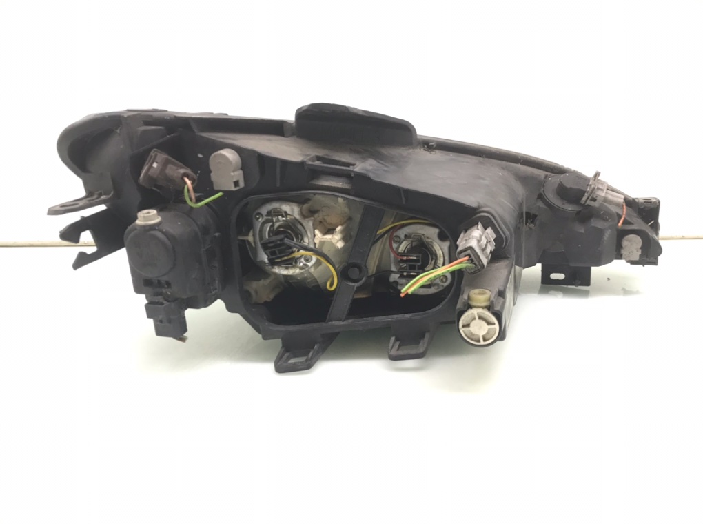 Фара левая бу для Peugeot 206  1.4 i,  2004 г.