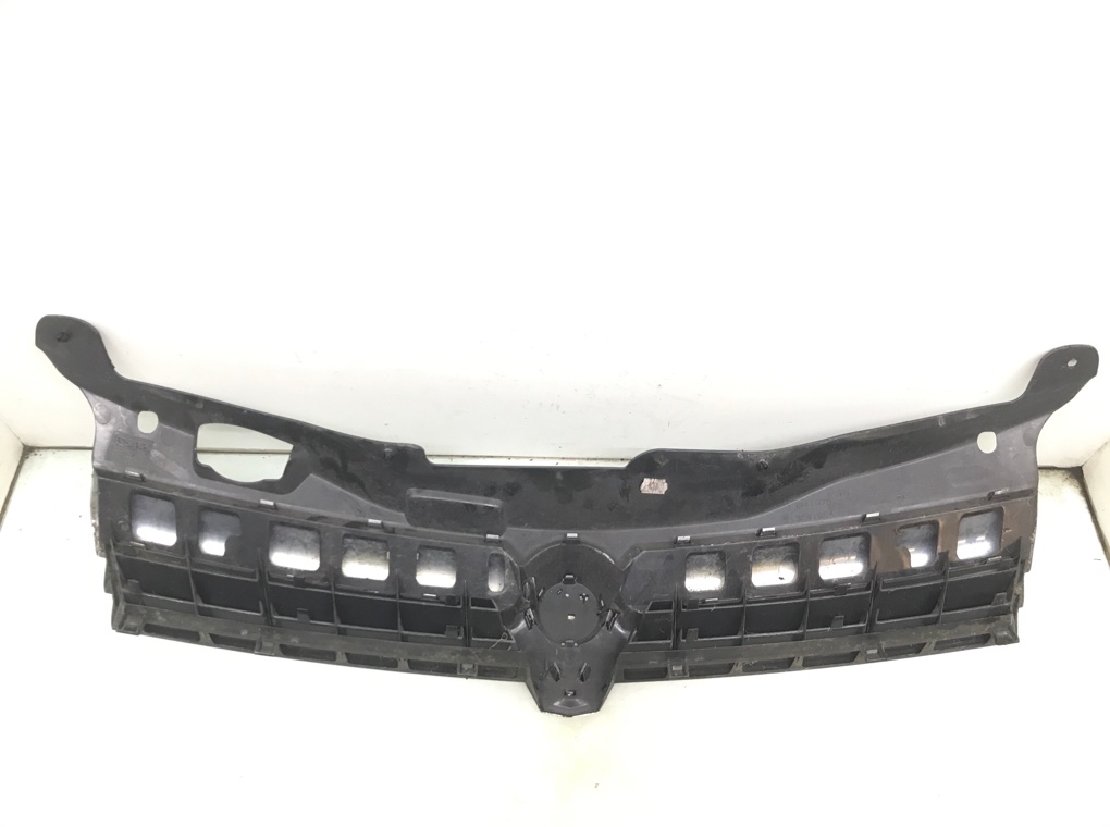 Решетка радиатора бу для Opel Astra H 1.6 i, 2004 г. Решетка радиатора бу для Opel Astra H 1.6 i, 2004 г.