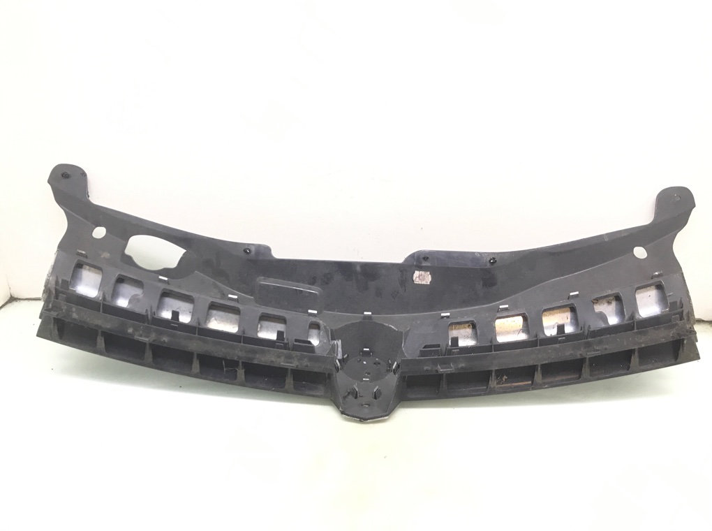 Решетка радиатора бу для Opel Astra H 1.6 i, 2004 г. Решетка радиатора бу для Opel Astra H 1.6 i, 2004 г.