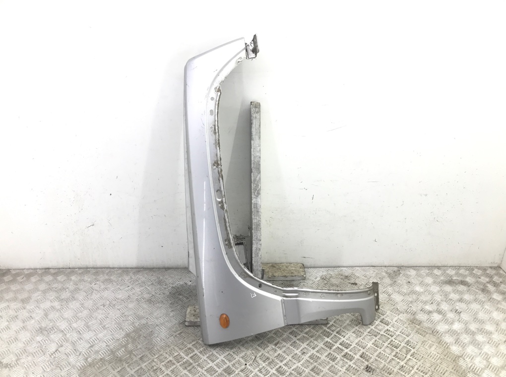 Крыло переднее правое бу для Jeep Cherokee KJ 2.4 i, 2002 г.