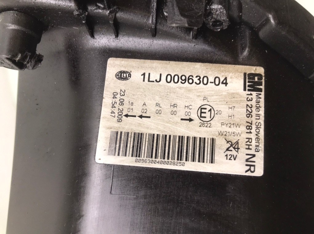 Фара правая бу для Opel Insignia  1.8 i,  2009 г.