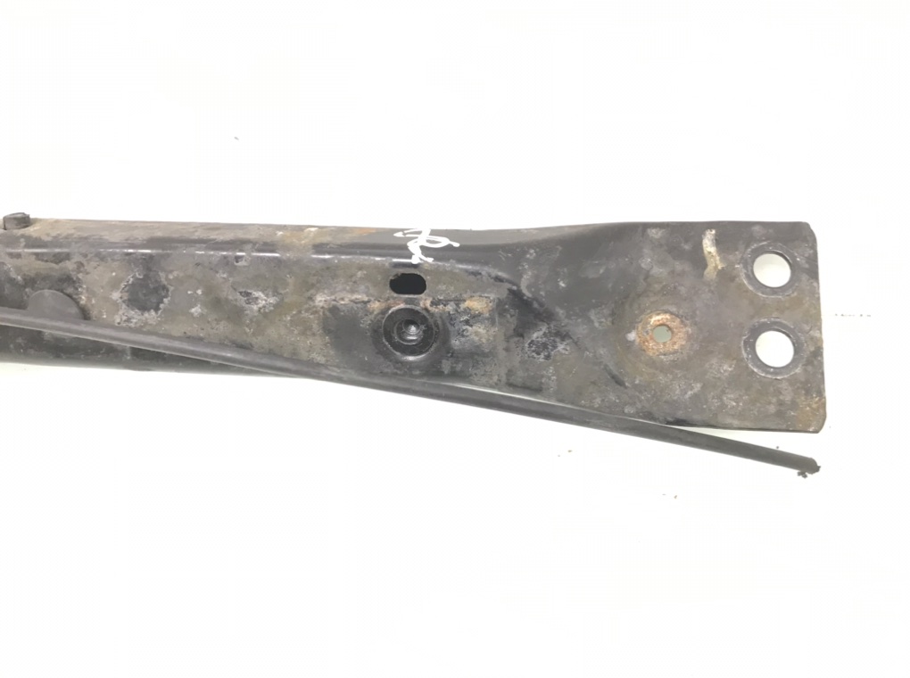 Планка под капот бу для Jeep Compass  2.4 i,  2008 г.