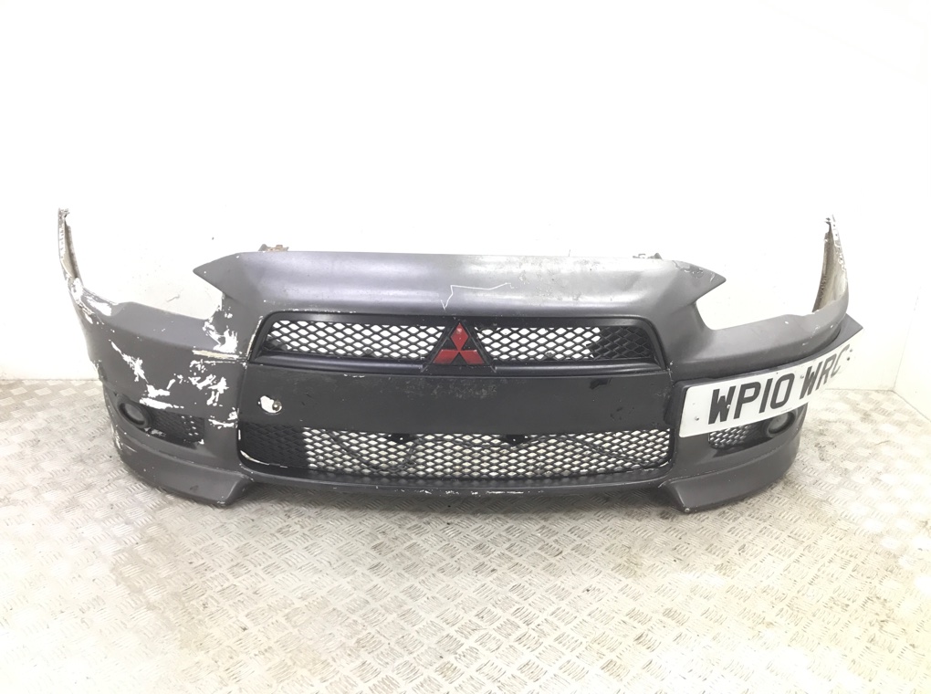 Бампер передний бу для Mitsubishi Lancer 2.0 DiD, 2010 г.
