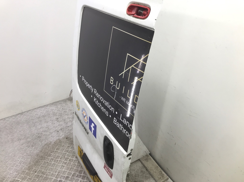 Дверь задняя распашная левая бу для Renault Trafic  2.0 DCi,  2008 г.