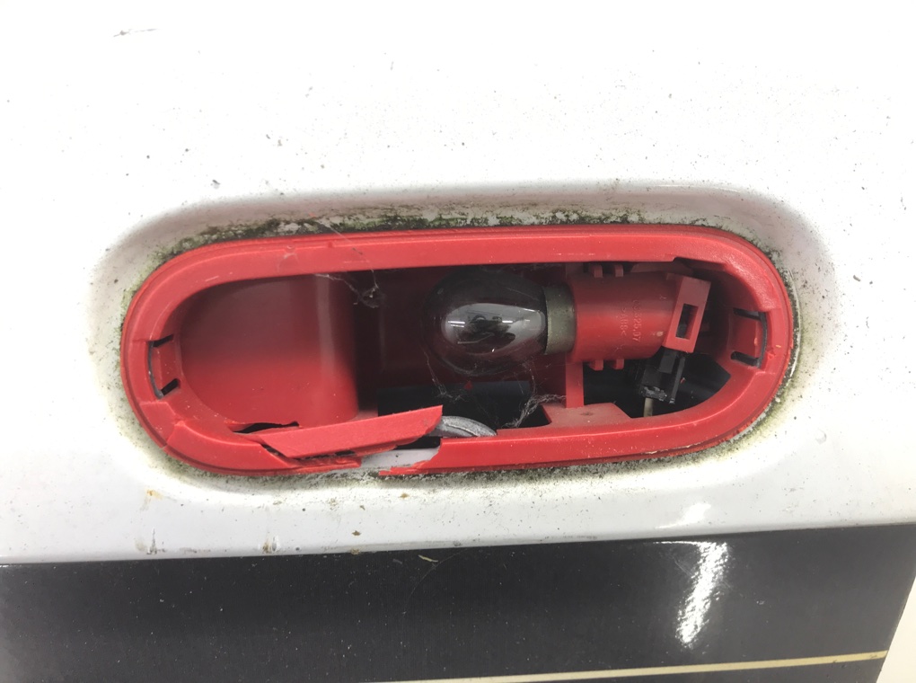 Дверь задняя распашная левая бу для Renault Trafic  2.0 DCi,  2008 г.