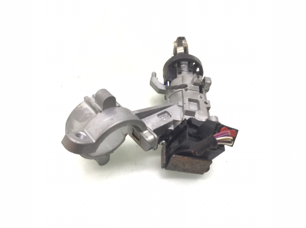 Замок зажигания бу для Opel Astra J 1.6 i,  2010 г.