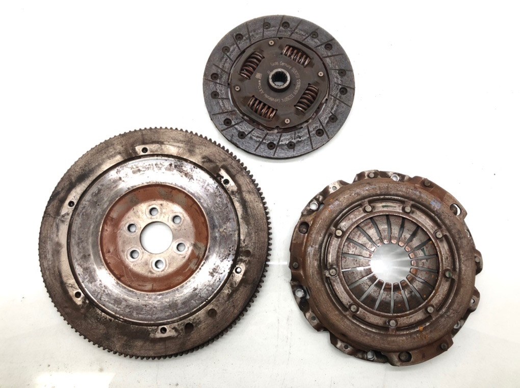 Комплект сцепления бу для Opel Astra H 1.4 i,  2010 г.