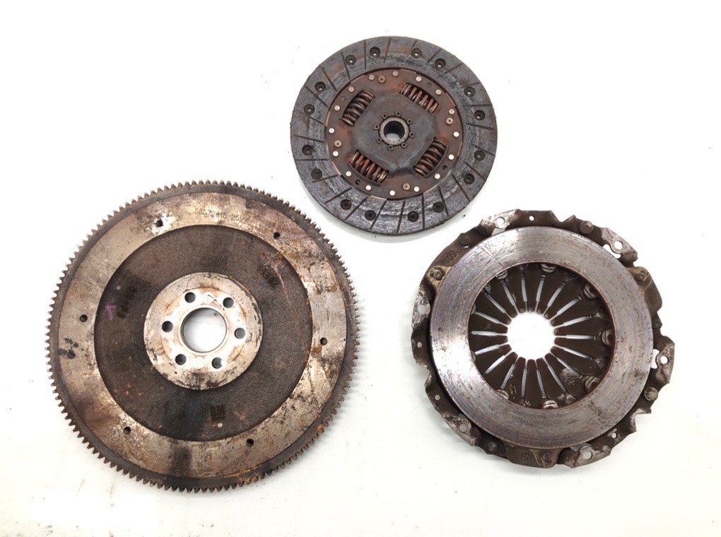 Комплект сцепления бу для Opel Astra H 1.4 i,  2010 г.