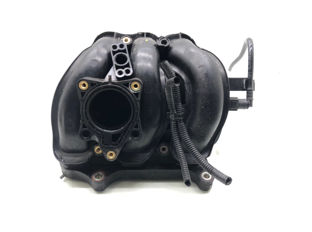 Коллектор впускной бу для Peugeot 107  1.0 i,  2008 г.