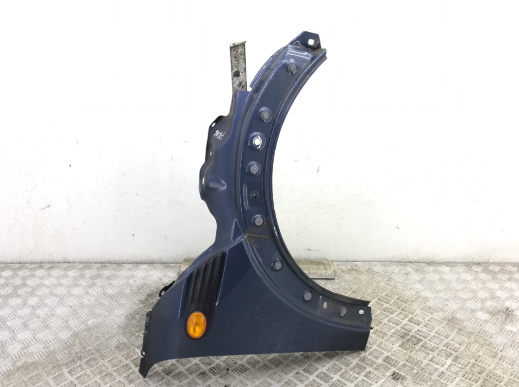 Крыло переднее правое бу для Mini Cooper R56 1.6 i, 2009 г.