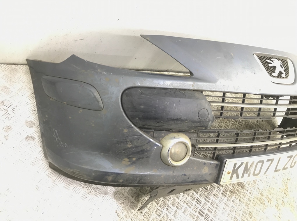 Бампер передний бу для Peugeot 307  1.6 HDi,  2007 г.