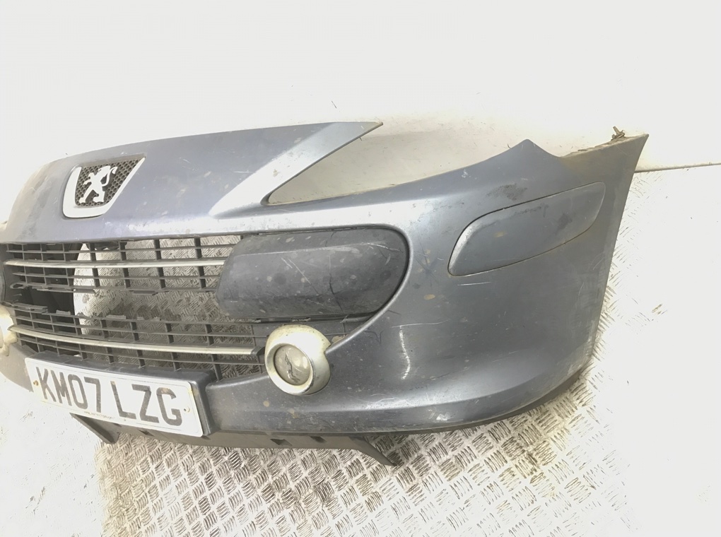 Бампер передний бу для Peugeot 307  1.6 HDi,  2007 г.
