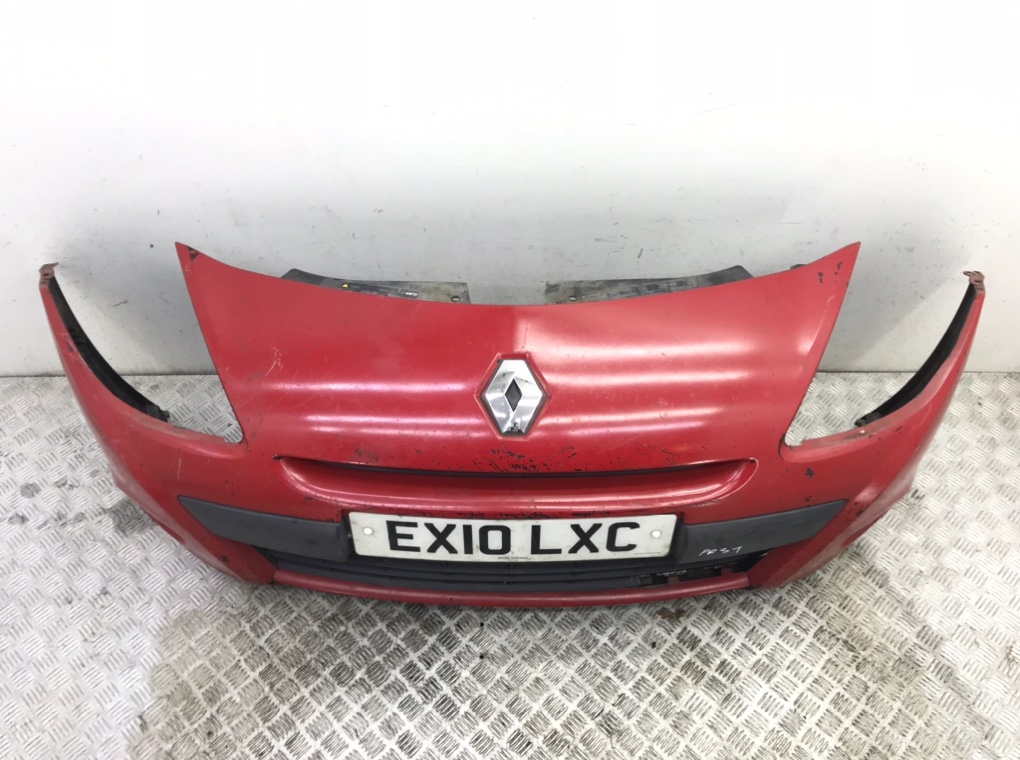Бампер передний бу для Renault Clio 3 1.2 i,  2010 г.