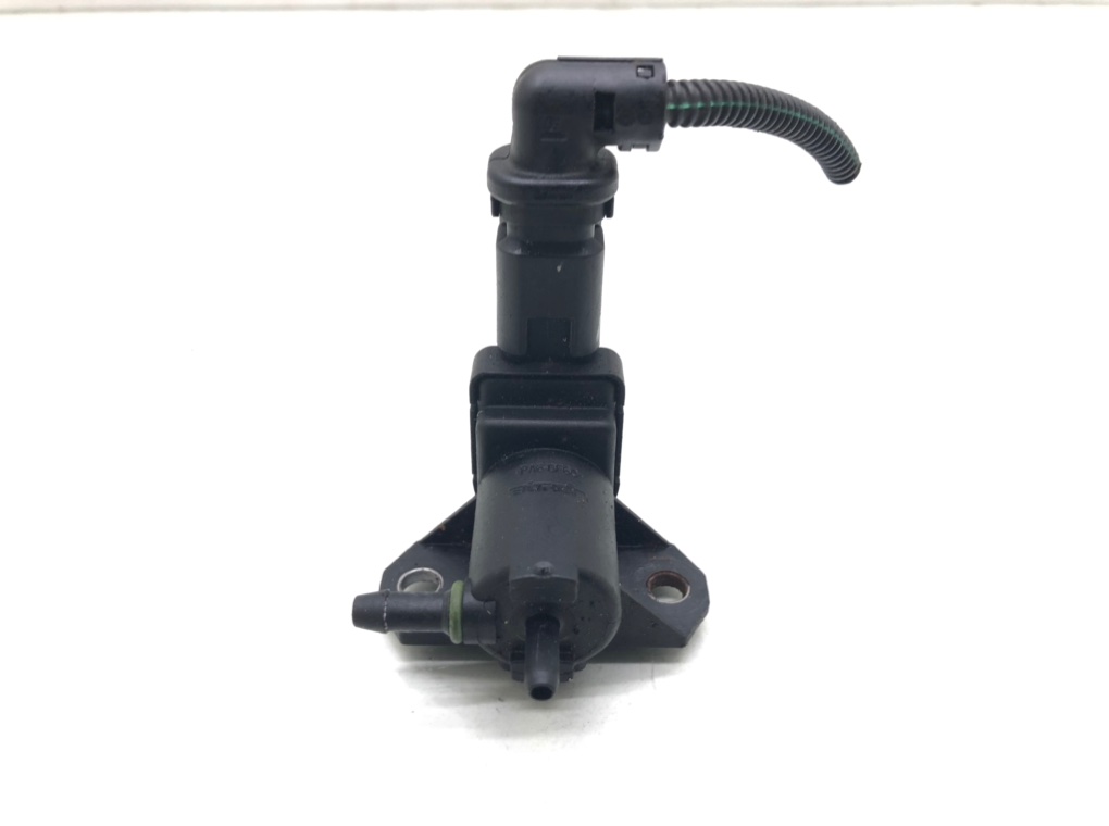 Клапан электромагнитный бу для Citroen C5 1.6 HDi, 2011 г. Клапан электромагнитный бу для Citroen C5 1.6 HDi, 2011 г.