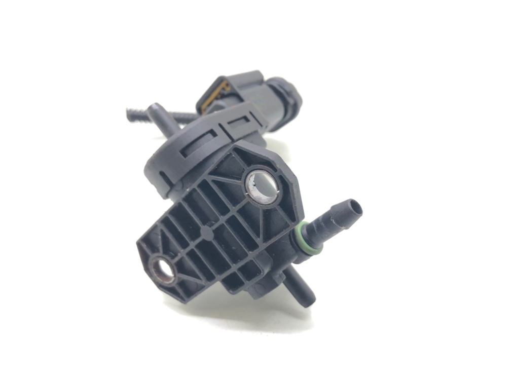 Клапан электромагнитный бу для Citroen C5 1.6 HDi, 2011 г. Клапан электромагнитный бу для Citroen C5 1.6 HDi, 2011 г.