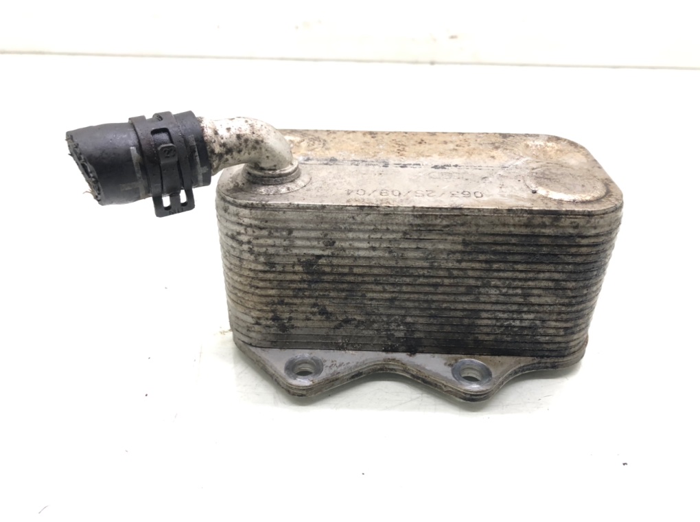 Радиатор масляный бу для Audi A3 8P 2.0 FSI,  2004 г.