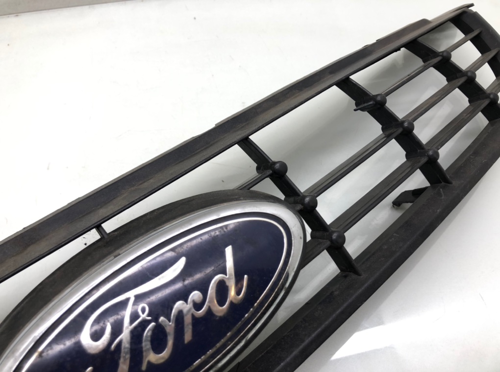 Решетка радиатора бу для Ford Focus 2 1.6 TDCi,  2009 г.