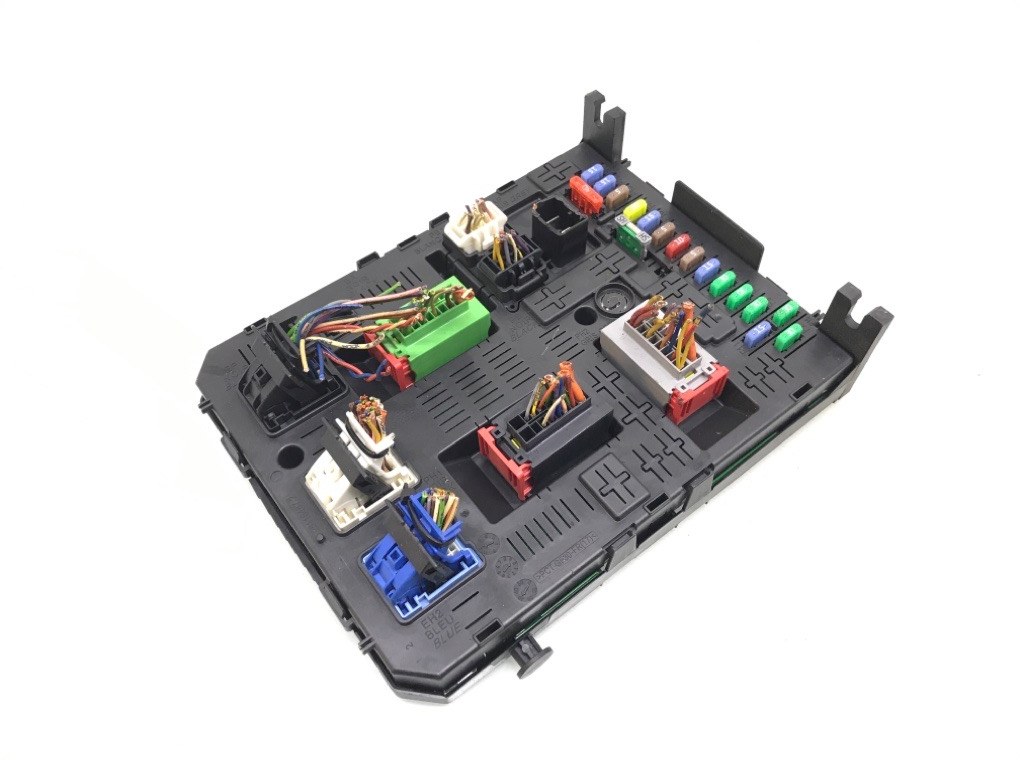 Блок комфорта бу для Peugeot 3008 1.6 HDi, 2012 г.