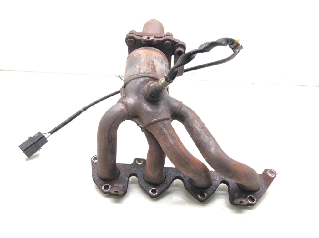 Коллектор выпускной бу для Volkswagen Bora  1.6 i,  2000 г.