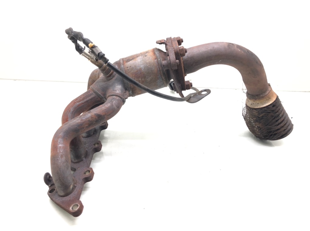 Коллектор выпускной бу для Volkswagen Bora  1.6 i,  2000 г.