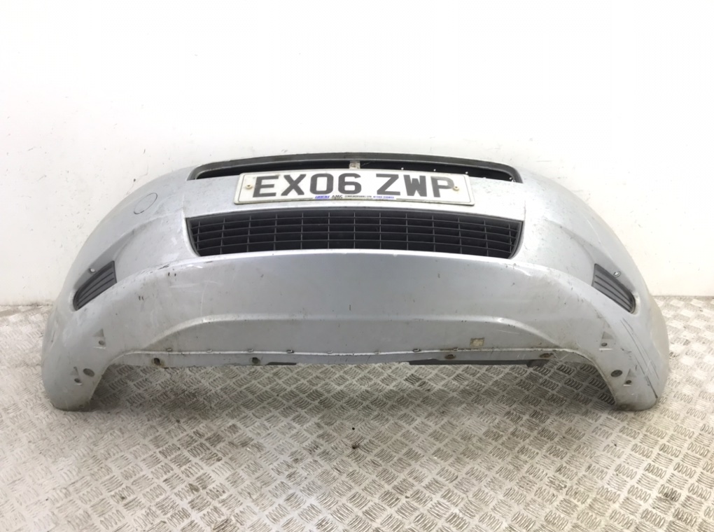 Бампер передний бу для Fiat Punto 3 1.2 i,  2006 г.