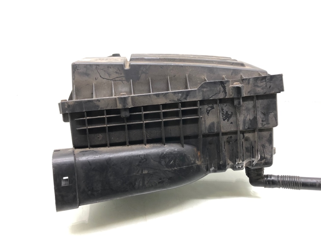 Корпус воздушного фильтра бу для Volkswagen Passat B7 2.0 TDi,  2012 г.