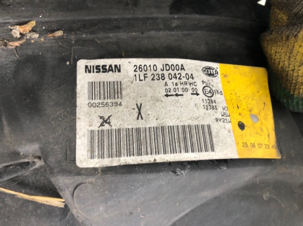 Фара правая бу для Nissan Qashqai  1.5 DCi,  2007 г.