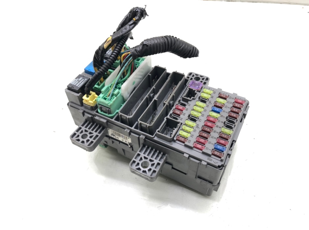 Блок предохранителей бу для Honda Civic 8 1.3 i, 2006 г.