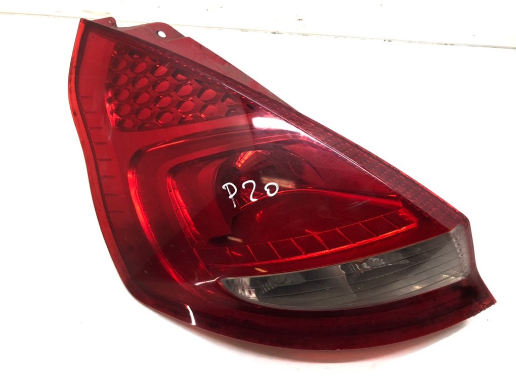 Фонарь задний левый бу для Ford Fiesta 6 1.6 TDCi, 2008 г.