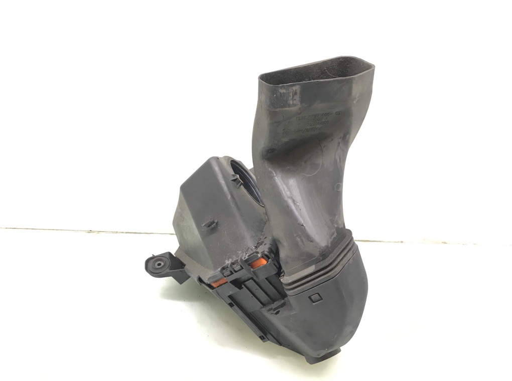 Корпус воздушного фильтра бу для BMW 1 E87/E81/E82/E88 2.0 TD,  2010 г.