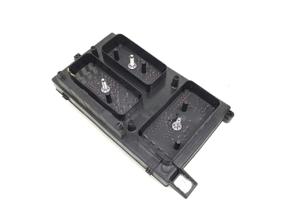 Блок предохранителей бу для Opel Astra H 1.7 CDTi, 2009 г. Блок предохранителей бу для Opel Astra H 1.7 CDTi, 2009 г.