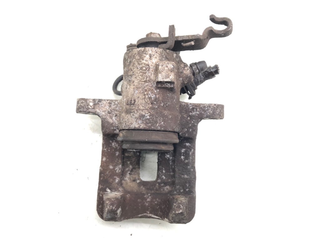 Суппорт задний правый бу для Volkswagen Golf 5 1.6 FSI, 2004 г. Суппорт задний правый бу для Volkswagen Golf 5 1.6 FSI, 2004 г.