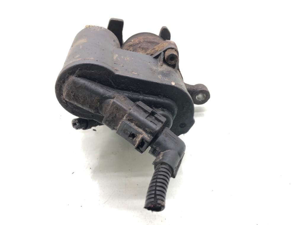 Суппорт задний правый бу для Volkswagen Passat B7 2.0 TDi,  2012 г.