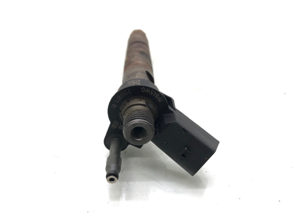 Форсунка бу для BMW 3 E90/E91/E92/E93 2.0 TD,  2008 г.