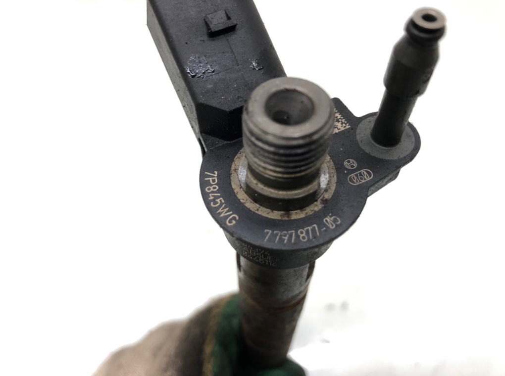 Форсунка бу для BMW 3 E90/E91/E92/E93 2.0 TD,  2008 г.