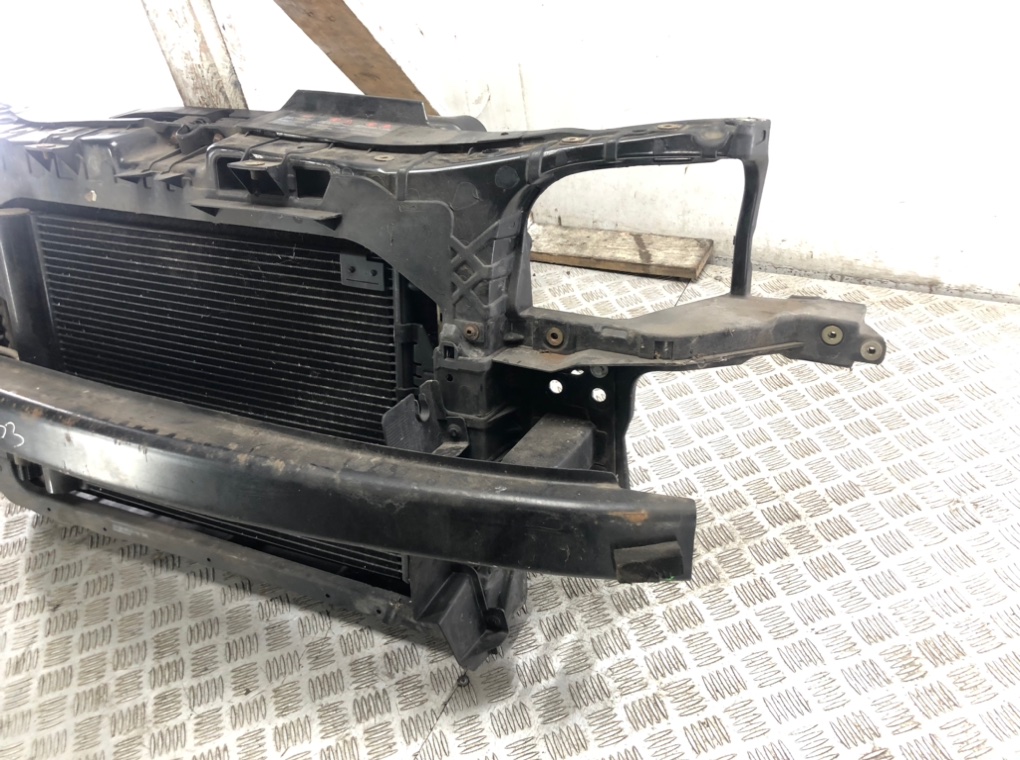 Панель передняя (телевизор) бу для Seat Ibiza  1.2 i,  2003 г.