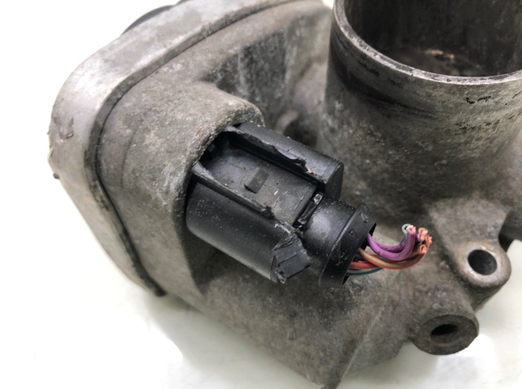 Заслонка дроссельная бу для Volkswagen Polo 4 1.2 i,  2004 г.